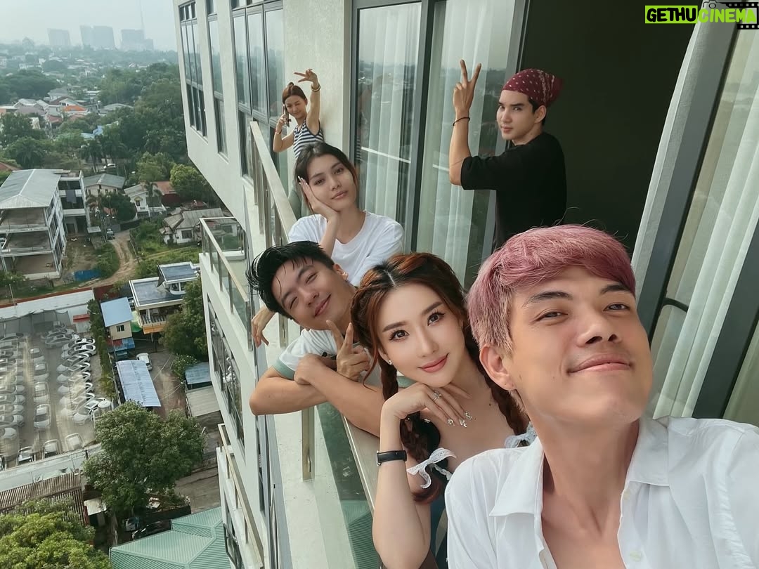 Nan Su Yati Soe - 1.1K Likes - #holiday #homeparty #chitchat #friends #friends
