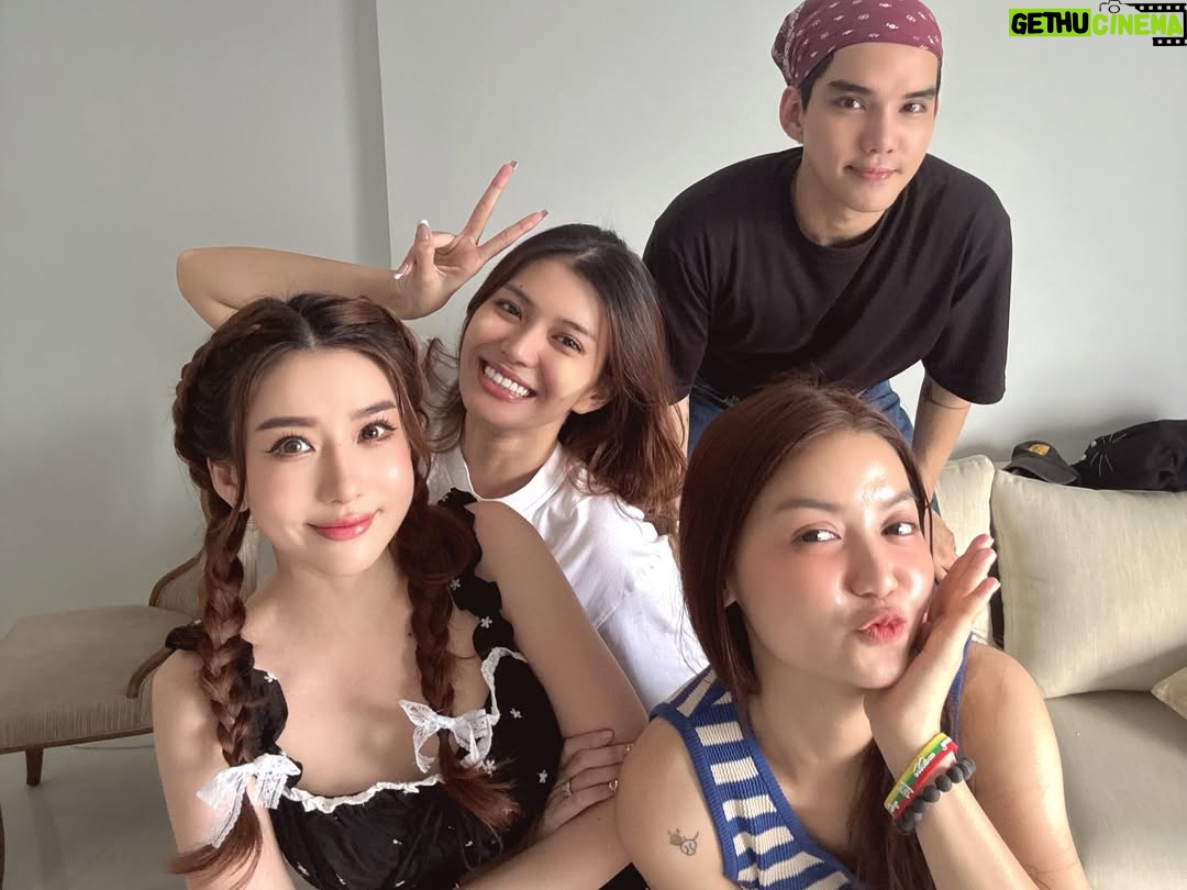 Nan Su Yati Soe - 1.1K Likes - #holiday #homeparty #chitchat #friends #friends