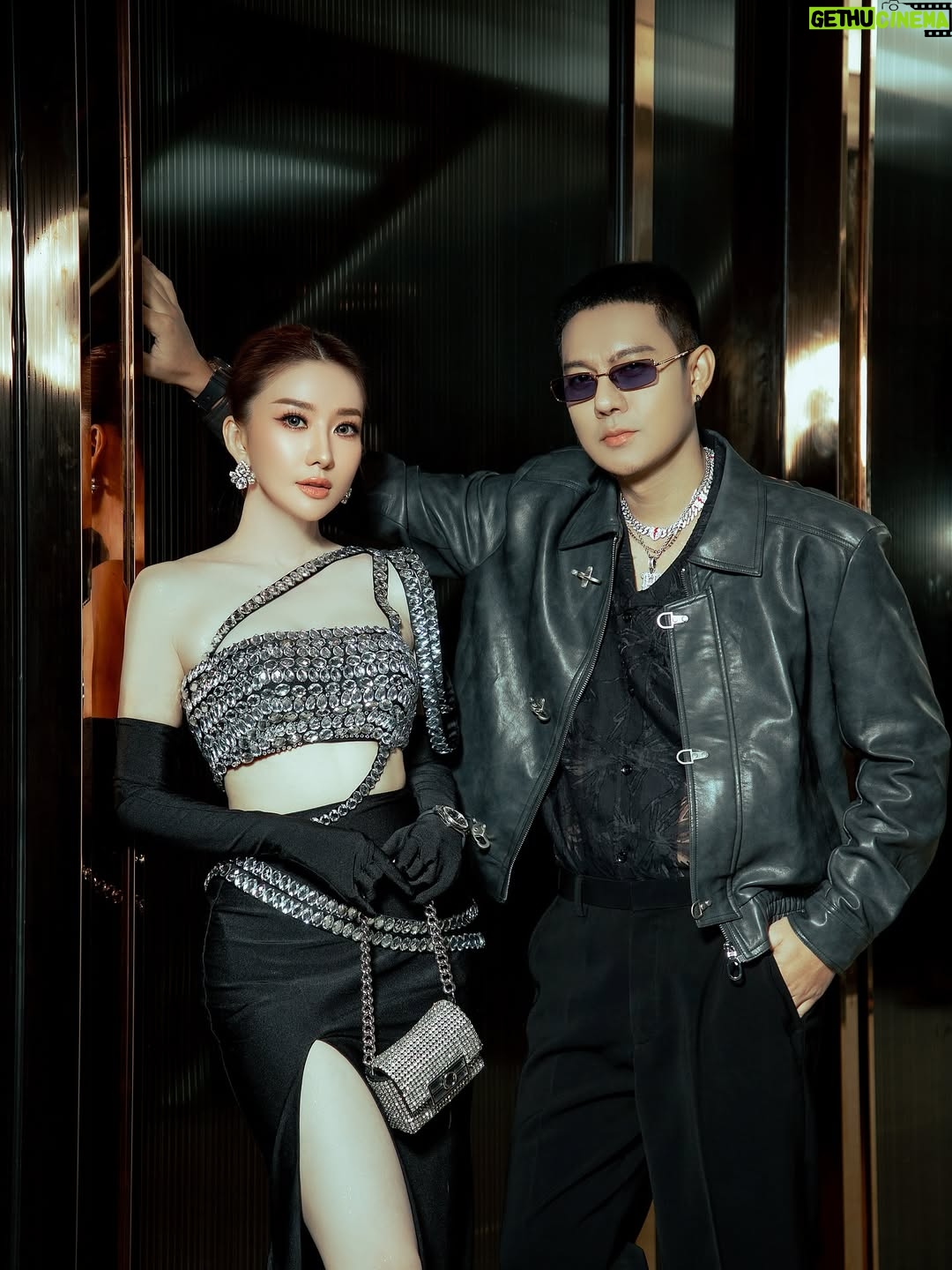 Nan Su Yati Soe - 2.4K Likes - Black #couple#voyah #lauching 🖤