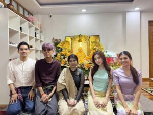 Nan Su Yati Soe Instagram - #ဘုရားဖူး🙏 #friends