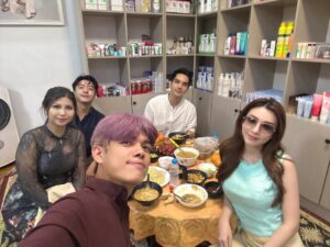 Nan Su Yati Soe Instagram - #ဘုရားဖူး🙏 #friends