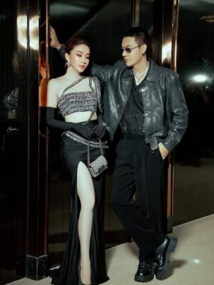 Nan Su Yati Soe Instagram - Black #couple#voyah #lauching 🖤
