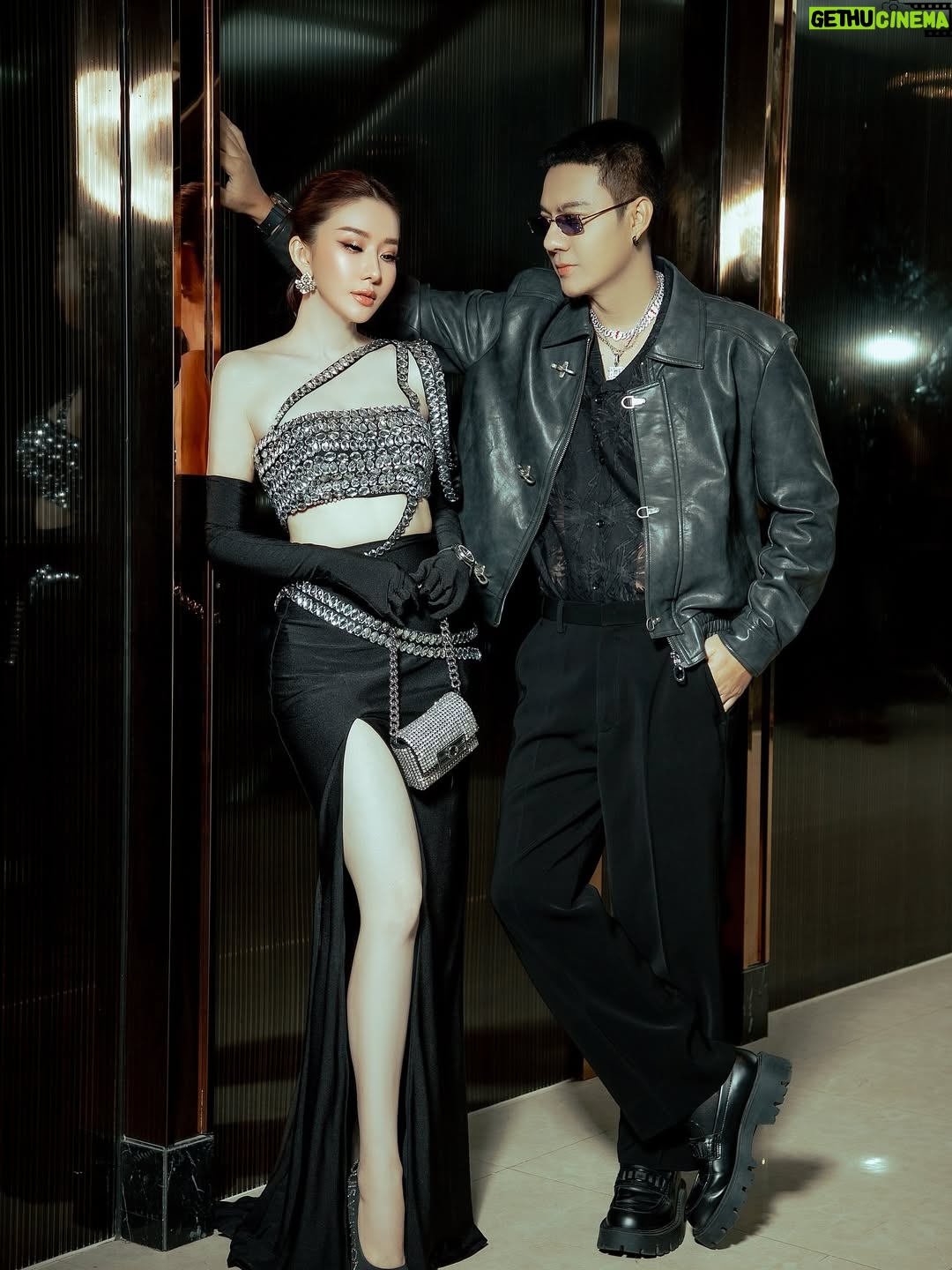 Nan Su Yati Soe - 2.4K Likes - Black #couple#voyah #lauching 🖤