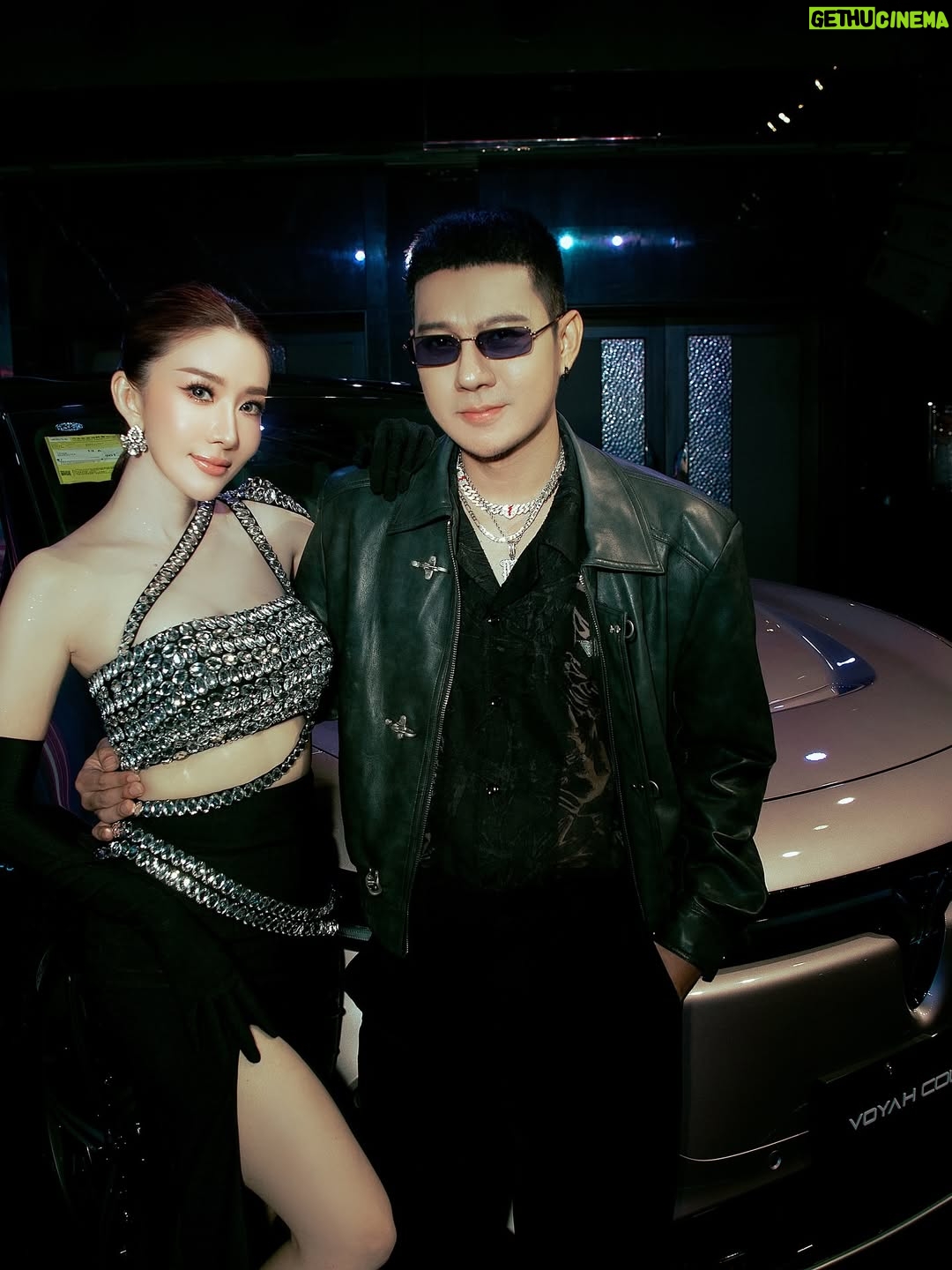 Nan Su Yati Soe - 2.4K Likes - Black #couple#voyah #lauching 🖤