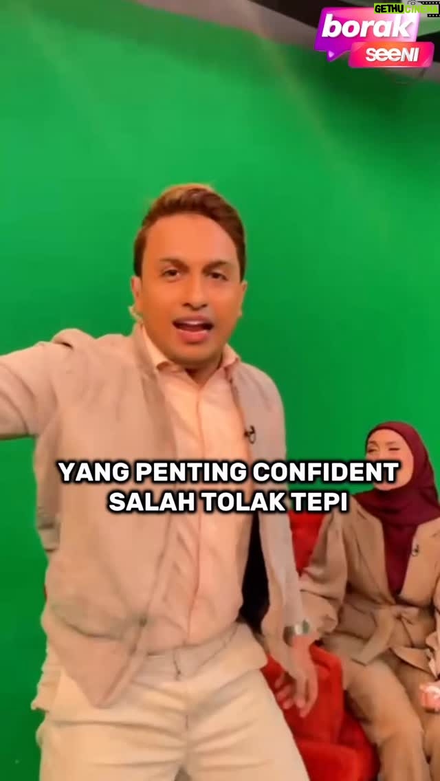 Nana Mahazan - 878 Likes - Kenapaaa ini bisa terjadi kak @nanamahazan, sampai menangis nangis yaa dia punya effort nak ingat lagu tuuu. @haziq_hussni pun hampir give up nak teka laguuu tuu. Nasib baik ada penyelamat membetulkan lagu tuu hahahahha

Saksikan Borak SeeNI secara langsung, Selasa-Jumaat, 11 pagi di Astro Prima dan strim di Astro Go dan juga di aplikasi seeNi!

Download aplikasi seeNI sekarang!

Bagi sesiapa yang tidak dapat tengok secara live di TV, boleh juga strim di Youtube Borak SeeNi.