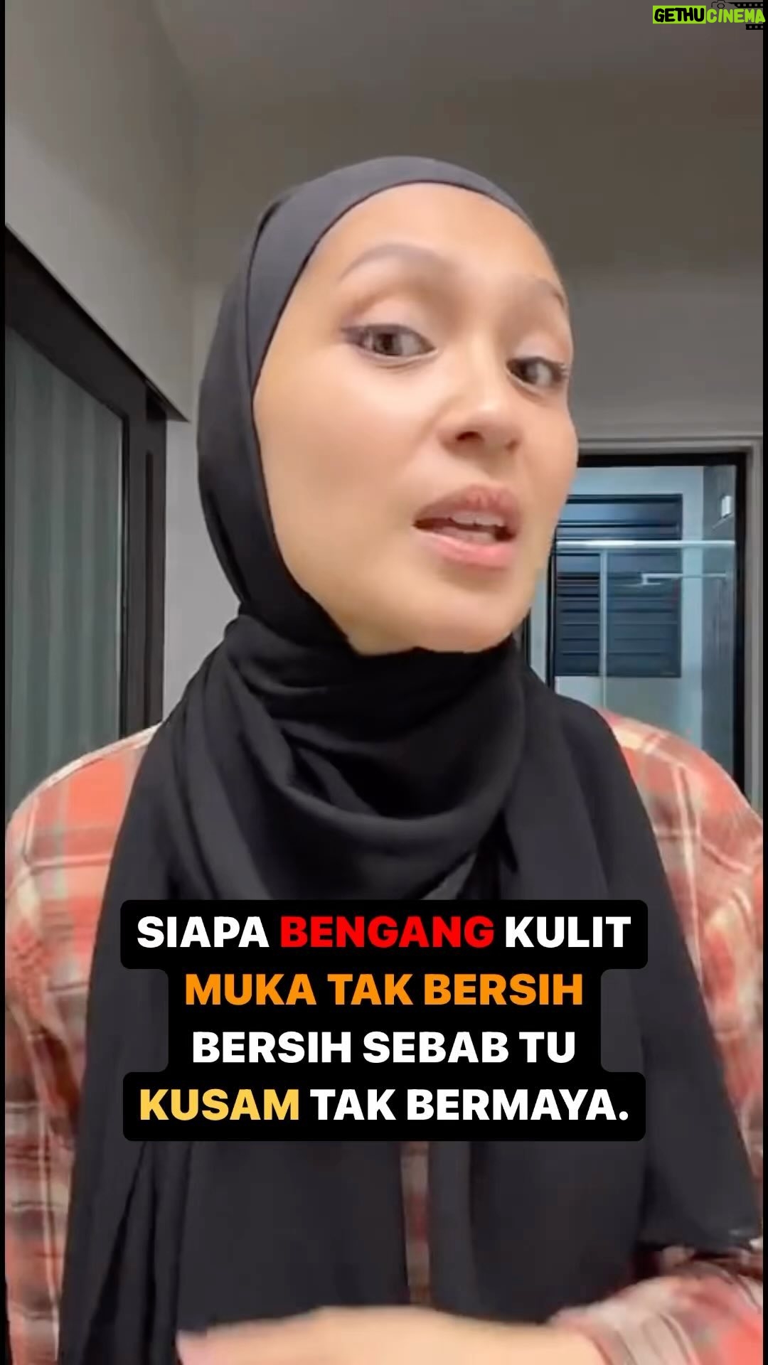 Nana Mahazan - 3.9K Likes - SKINDUCATION! Kalau korang penat tgk kulit muka koranv macam gitu je, tak bermaya, kusam, tua sebelum usia, u guys need to watch till the end. Ada soalan, boleh tanya.. 😘 @nanamahazanbeauty 

Boleh dptkan #KiwiSkincarebyNMB dari agent2 dan partner2 kami! 🥝 💚