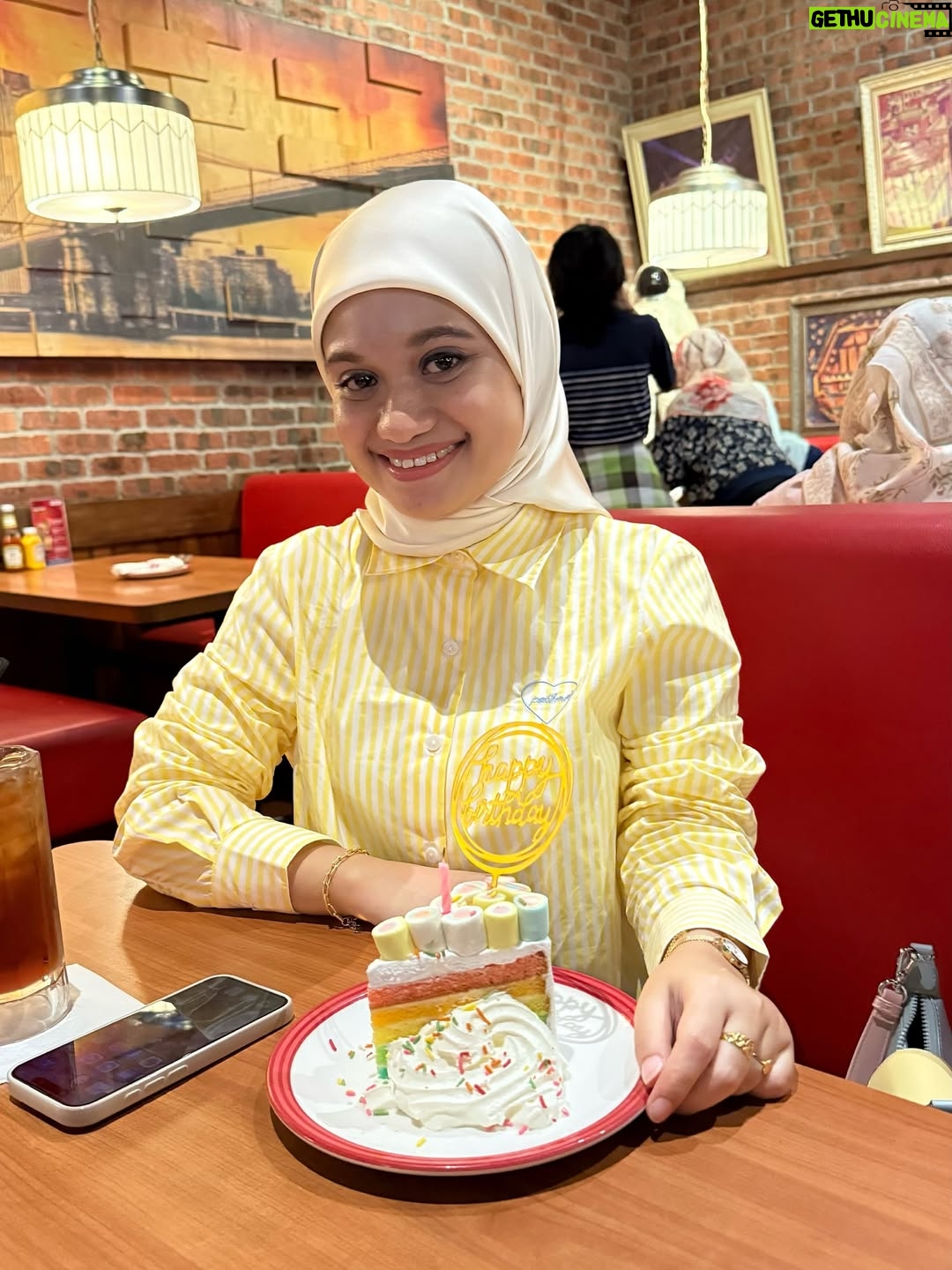 Nana Mahazan - 737 Likes - Happy birthday my bff Angah @norliekamarudin 😘 rasa mcm 800 tahun xlepak n jumpa, plan seminit ni yg jadi.. alhamdulillah walau sekejap.. Take care angah, Nana always doakan yg terbaik utk angah.. love you 🤍 nnt kota mkn mkn ngan @madisje @sitisalbiahali_ @ainzahari ogeh..