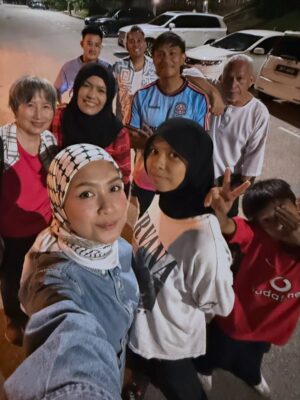 Nana Mahazan Instagram - A quick (but oh-so-meaningful) getaway with the people who love you unconditionally, never asking for anything in return.
Celebrated my MIL’s birthday and so happy Mak & Abah joined the fun too… yay! 🥰
Lepas Subuh n bfast tadi terus gerak balik KL sorang-sorang sebab ada event kat Pavilion KL today. Briefing & rehearsal at 11 AM, event starts 5 PM. Let’s gooo! Jumpa sana guysss.. 😘