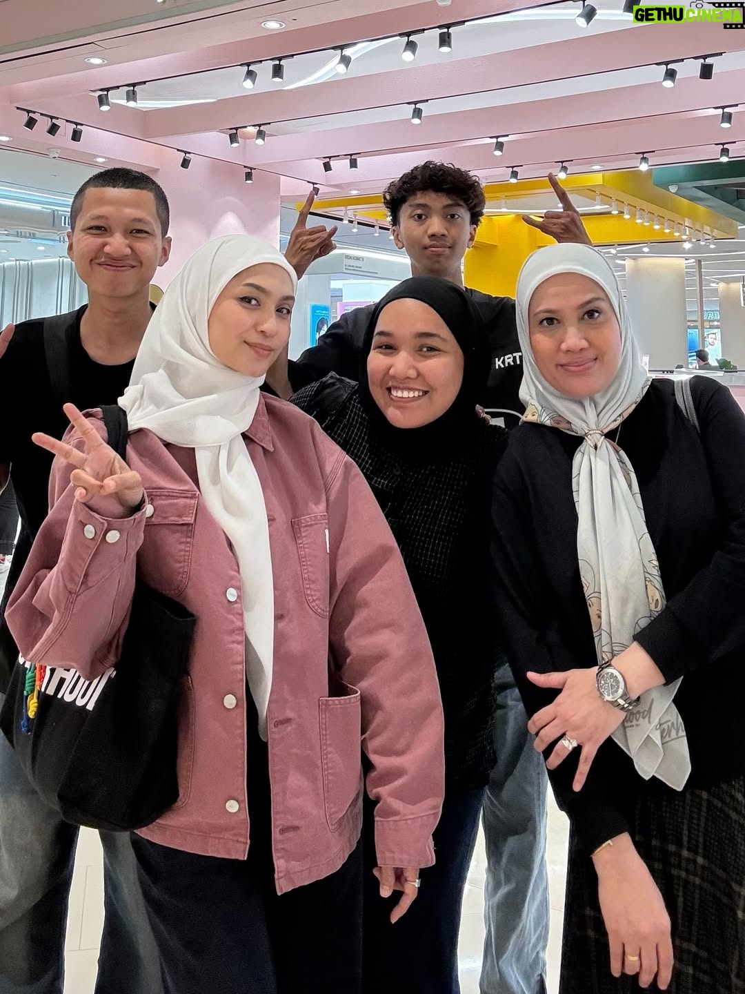 Nana Mahazan - 642 Likes - Sekitar 🩶