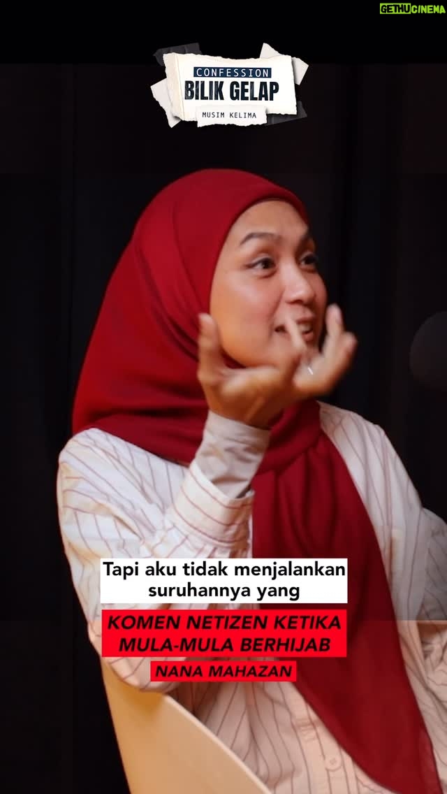 Nana Mahazan - 4.1K Likes - Nana Mahazan seorang pelakon, pengacara dan penyampai radio ZAYAN, berkongsi perjalanan hidup penuh inspirasi. 

Bermula sebagai peserta Akademi Fantasia Musim 1, Nana mengukir nama dalam dunia seni sebelum berhijrah dan kini mengemudi segmen pagi di @zayan.my .

@nanamahazan turut membuka kisah penghijrahan yang menyentuh hati, dari perubahan diri dan istiqamah, hingga jatuh bangun dalam industri hiburan yang membawanya ke dunia penyiaran.

Video penuh di Youtube SYOK sekarang!

Jika anda berminat untuk menaja podcast kami atau mahu berkolaborasi, sila hantarkan email ke hello@syok.my atau WhatsApp ke 012-2494632.

#SYOK #ConfessionBilikGelap #NanaMahazan #ZAYAN #PenghijrahanNana