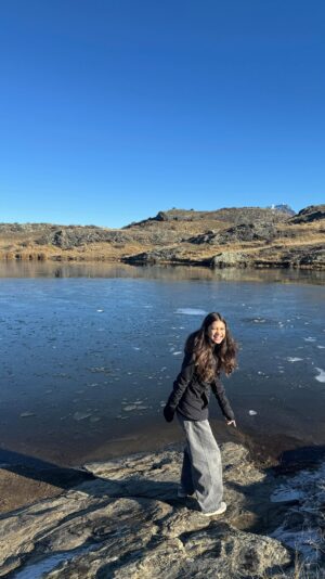 Nana Mirdad Instagram - That's my baby girl out there! 🥹🥰 Exploring, admiring, running with so much freedom amongst nature.
Dari dulu, aku ngerasa ada beberapa hal yang paling utama yang pengen banget aku latih buat pengalaman hidup anak2 aku...
1. Taste bud yang lebih sehat sejak mereka kecil supaya suatu saat setelah besar mereka punya appetite yang lebih baik untuk kesehatan mereka sendiri..
2. Hati yang tulus, jujur, penuh empati. 🤍
3. Rasa cinta terhadap alam, sehingga suatu saat mereka pun punya rasa memiliki dan rasa ingin menjaga alam di sekitarnya.
Meskipun sekarang mungkin belum terlalu berarti utk mereka, tapi view seperti ini, perasaan ini, akan selalu menjadi " rumah " untuk mereka... Suatu saat mereka akan ingat moment ini dan selalu akan mau kembali kesini ❤️
This view that i'm showing you guys right now, means more than anything to me. And i hope that someday it'll mean the world for my kids as well.
This is the most beautiful thing for me ❤️❤️✨