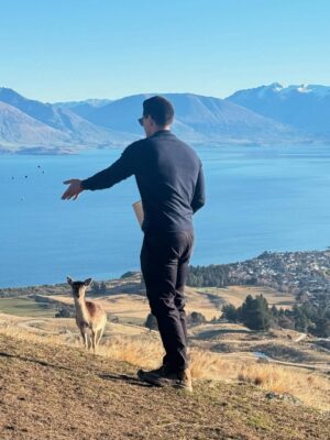 Nana Mirdad Instagram - It's been sunny so it's time to visit the animals 🐐🥳 They are soooo cute! ✨
#newzealand #thewhitesjourney #funthingstodowithkids #winter2025 #mountainscape #mytherapy #beautifulday☀️
