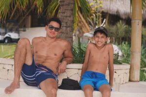 Nana Mirdad Instagram - Happy father's day to the most incredible, patient, loving dad to my kids.
I just want you to know that we are truly blessed to have you as our home❤️
#fathersday #fatherslove #blessedlife #weloveyou