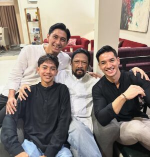 Nana Mirdad Instagram - Masih edisi Lebaran di Jakarta. Hari kedua Lebaran kalian muter kemana biasanya ?✨
#eidmubarak #2024 #hometown #jakarta