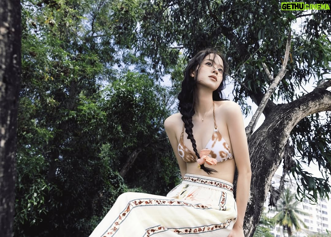 Nana Ou-Yang - 102.9K Likes -   Vogue Vacation part one’ 🏖️