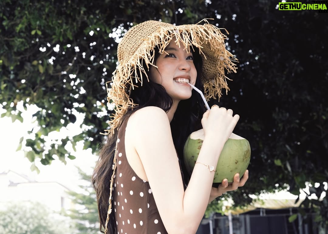 Nana Ou-Yang - 102.9K Likes -   Vogue Vacation part one’ 🏖️