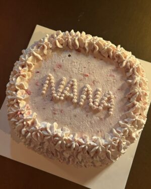 Nana Ou-Yang Instagram - extra candle on the cake🍓🍨