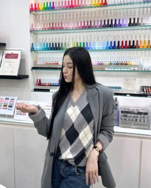 Nancy Jewel McDonie Instagram - 크리스마스 이브에
@j_oo.e_0en 주이가 네일샵을 차렸다구?!❤️🎄
당장 달려가아아ㅏㅏ 유투브 채널오픈 축하행👏🏻👏🏻