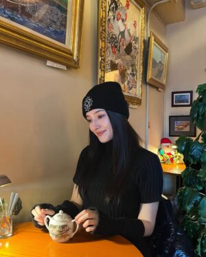 Nancy Jewel McDonie Instagram - Holiday in Tokyo🖤🎄
