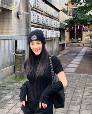 Nancy Jewel McDonie Instagram - Holiday in Tokyo🖤🎄