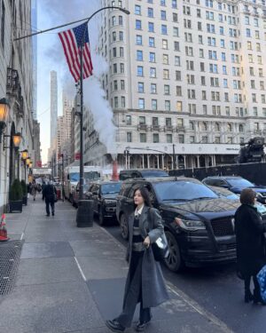 Nancy Jewel McDonie Instagram - Wandering the big city
#광고 @nicknicole_official #닉앤니콜 #NICKNICOLE #ROSE