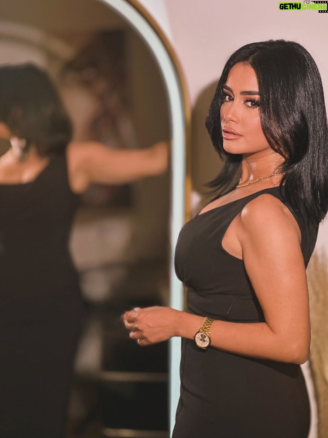 Nancy Salah - 5.5K Likes - Shine bright like a diamond 💎💋
Maekup by my lovely @aya_elsheriff 💋❤️
Hair by @omar_galal__ 🤍