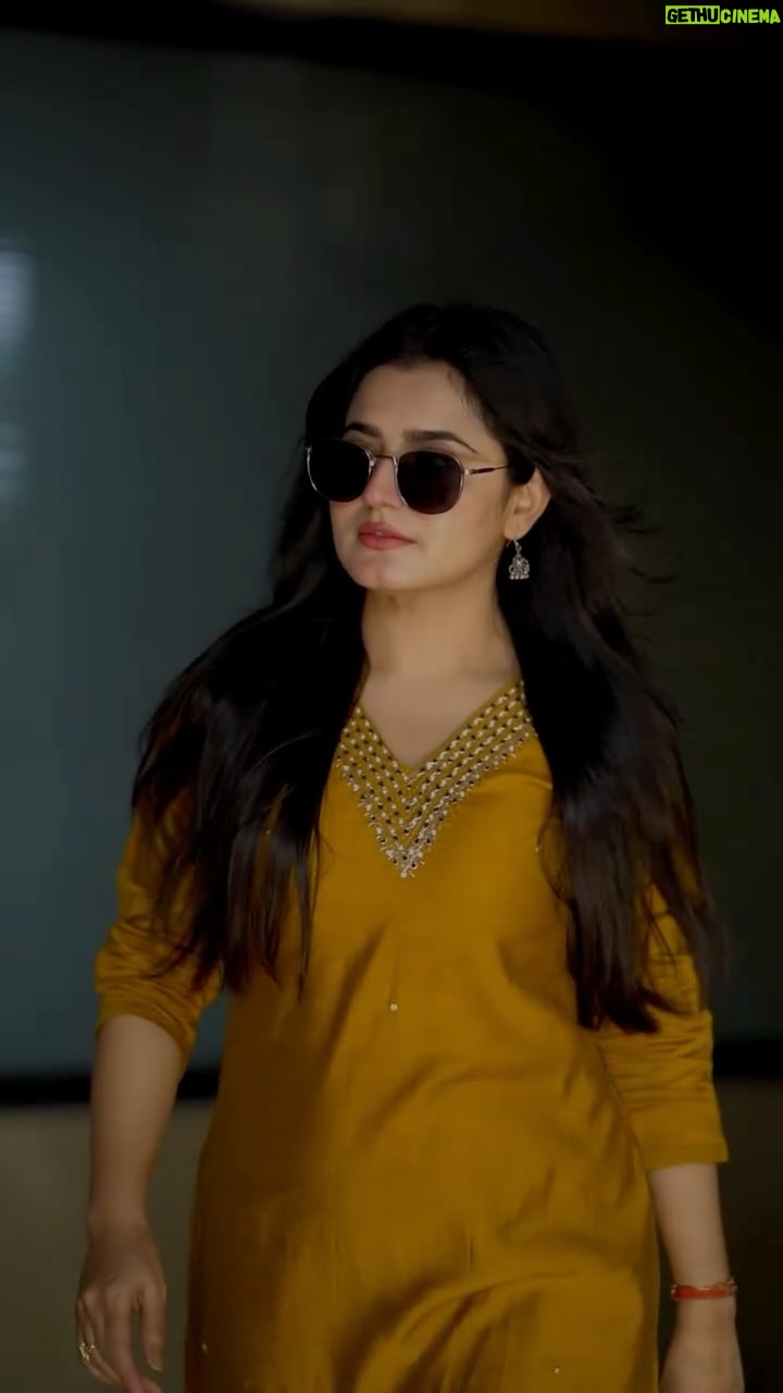 Nandani Sharma - 378.2K Likes - Shikari 🔥hmmmm