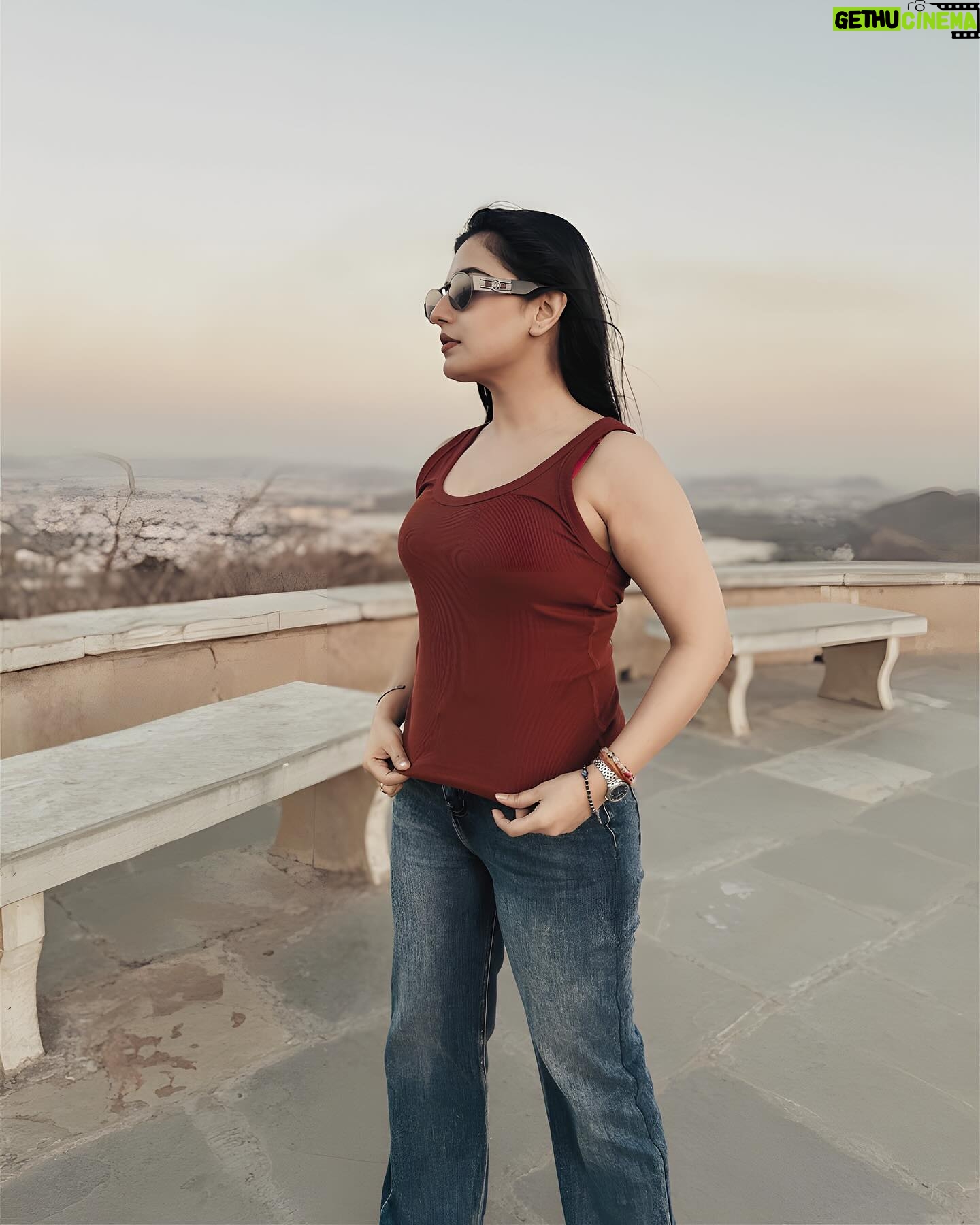 Nandani Sharma - 82.3K Likes - Babli badmash hai 🔥

#nandu512 #nandanisharma