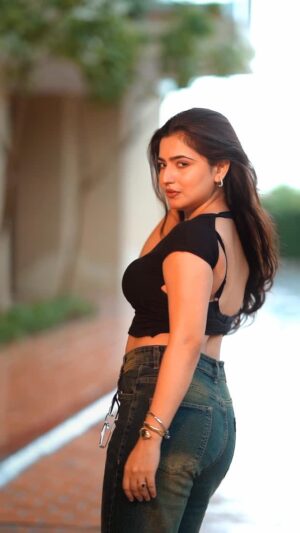 Nandani Sharma Instagram - 😉