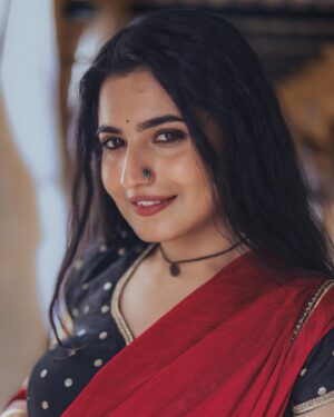 Nandani Sharma Instagram - 🥀 oo ree choreee 🤭
#nandu512