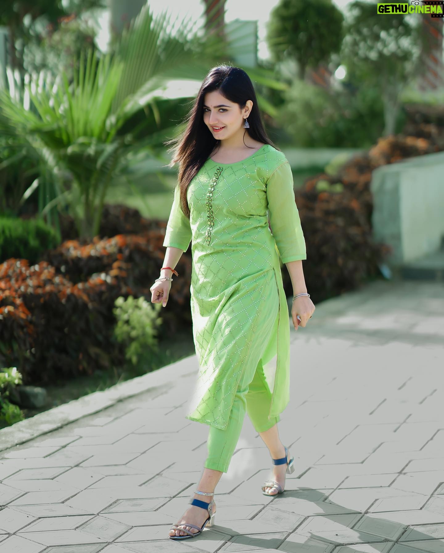 Nandani Sharma - 156K Likes - Sajnaaa❤️✨

#nandu512