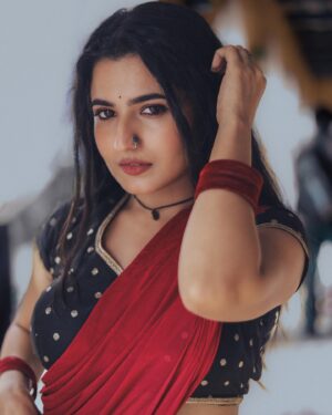 Nandani Sharma Instagram - 🥀 oo ree choreee 🤭
#nandu512