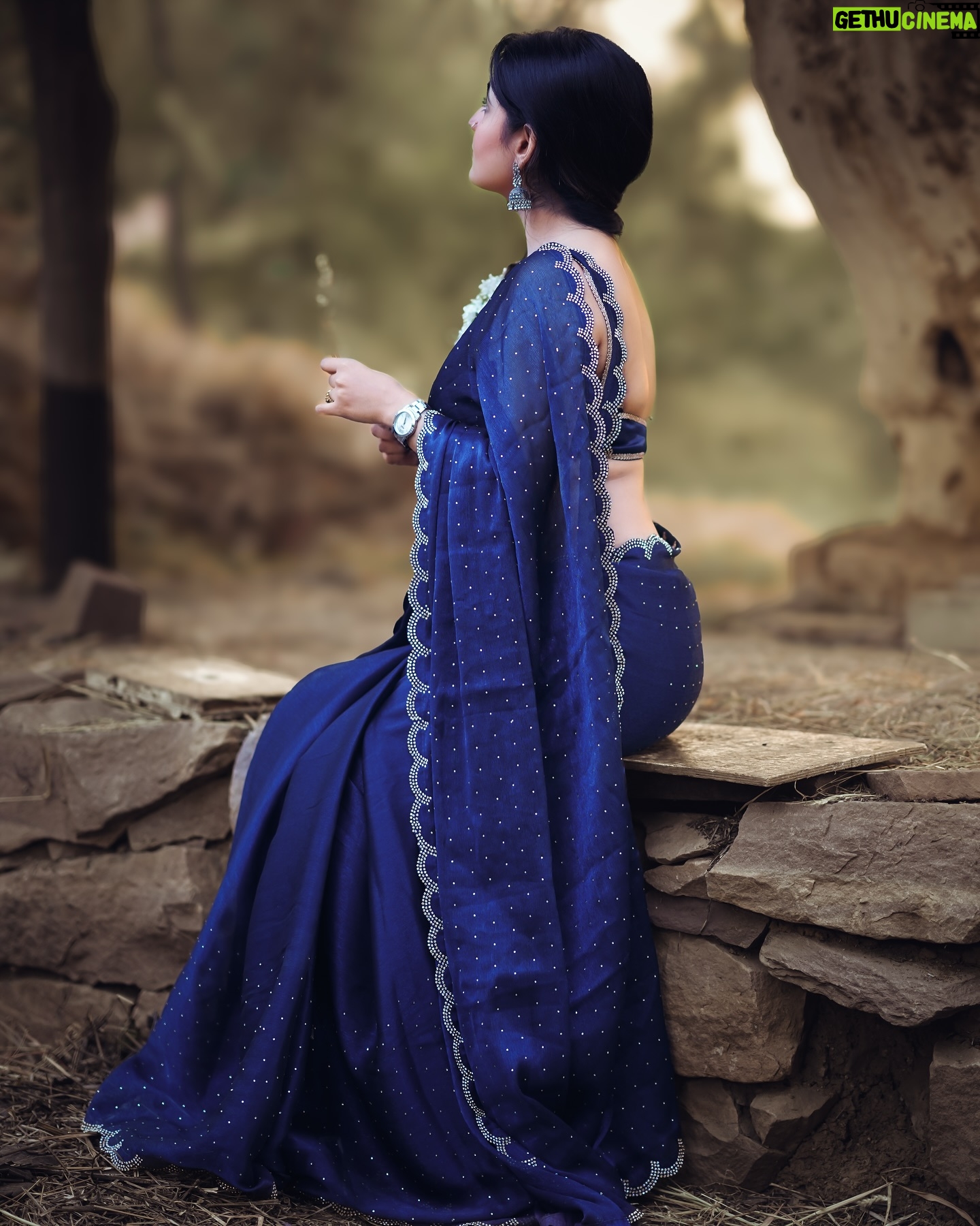 Nandani Sharma - 187.1K Likes - Saree on demand 🥰