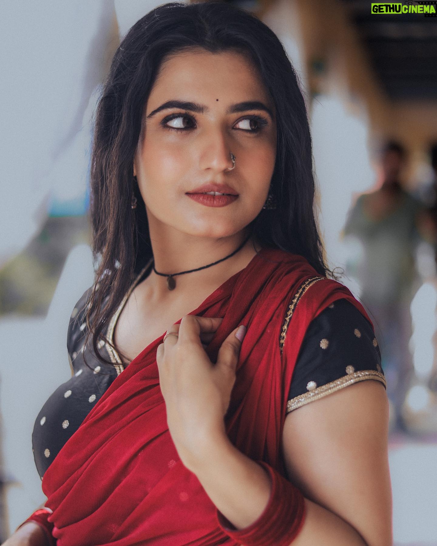 Nandani Sharma - 132.9K Likes - 🥀 oo ree choreee 🤭

#nandu512