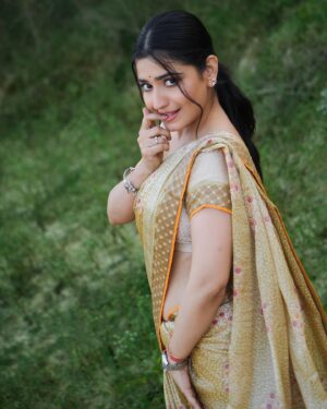 Nandani Sharma Instagram - 🌼
#nandu512 #nandanisharma