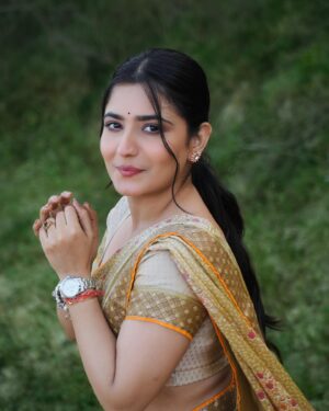 Nandani Sharma Instagram - 🌼
#nandu512 #nandanisharma