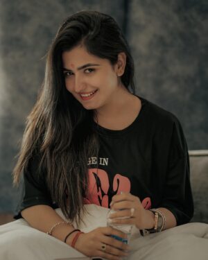 Nandani Sharma Instagram - 😀🤭
#nandu512