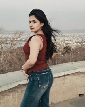 Nandani Sharma Instagram - Babli badmash hai 🔥
#nandu512 #nandanisharma