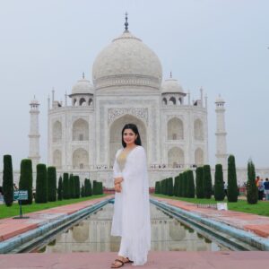 Nandani Sharma Instagram - MOHABBAT - E - NAZRANA ❤️TAJ MAHAL❤️
#nandu512