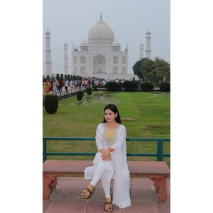 Nandani Sharma Instagram - MOHABBAT - E - NAZRANA ❤️TAJ MAHAL❤️
#nandu512