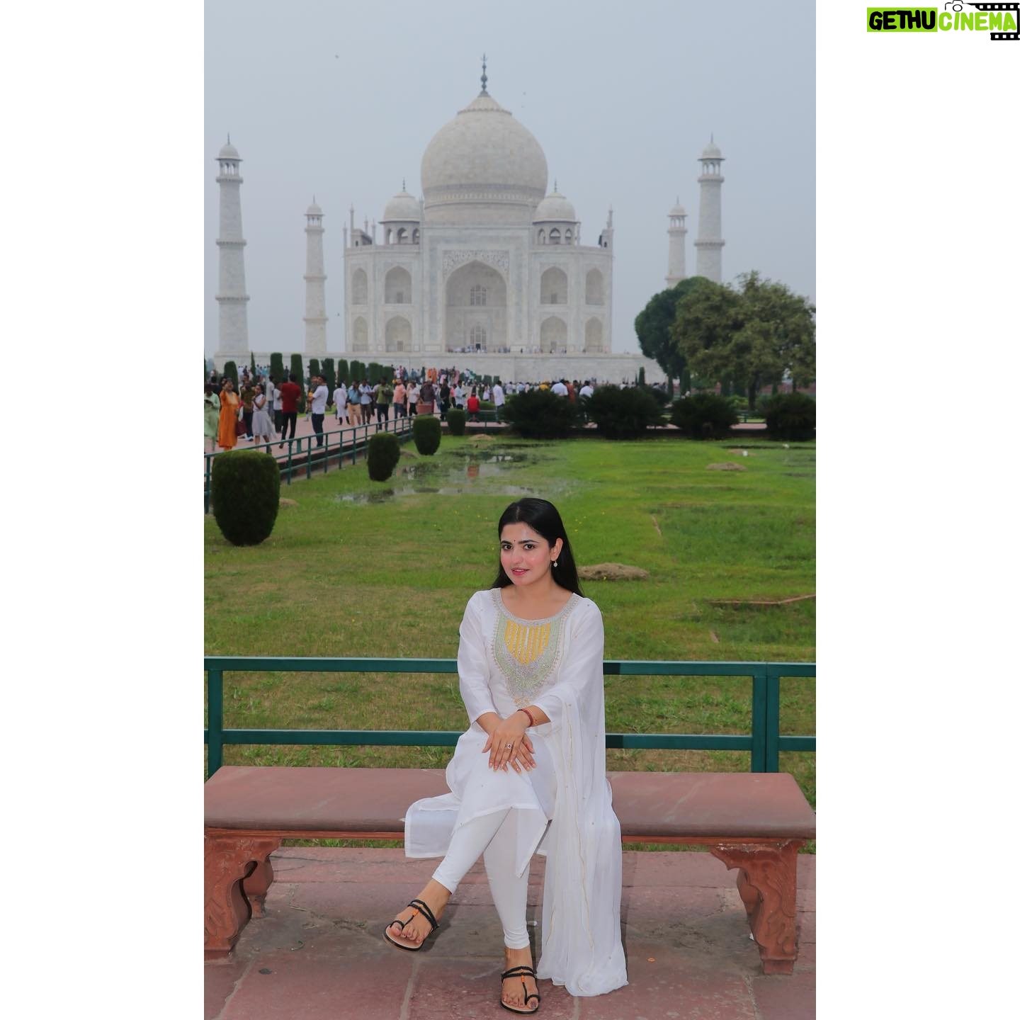 Nandani Sharma - 80.7K Likes - MOHABBAT - E - NAZRANA ❤️TAJ MAHAL❤️

#nandu512