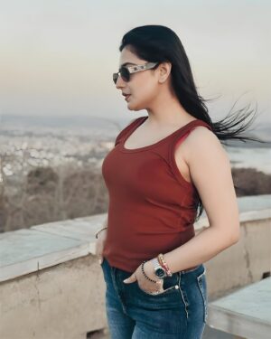 Nandani Sharma Instagram - Babli badmash hai 🔥
#nandu512 #nandanisharma