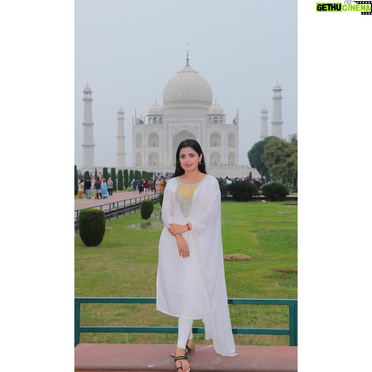 Nandani Sharma - 80.7K Likes - MOHABBAT - E - NAZRANA ❤️TAJ MAHAL❤️

#nandu512