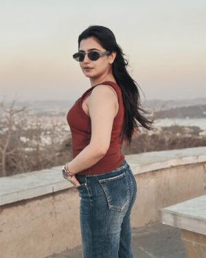 Nandani Sharma Instagram - Babli badmash hai 🔥
#nandu512 #nandanisharma