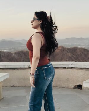Nandani Sharma Instagram - Babli badmash hai 🔥
#nandu512 #nandanisharma
