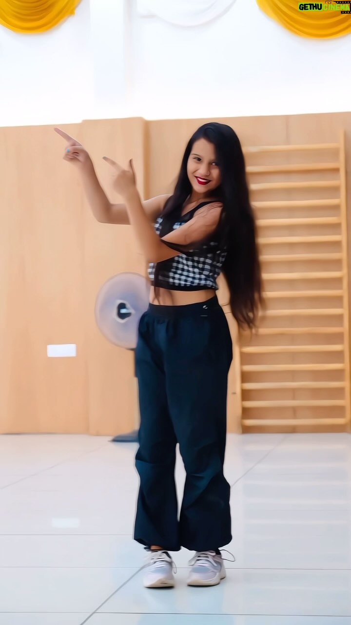 Nandini Rajput - 40.2K Likes - Habibi 🔥🤗❤️

#nandini091013 #trending #viral #song #dance #trendingreels #reels #explore #explorepage #foryou #foryoupage #instalike #instamood #instababy #instagram #art #like #reelitfeelit