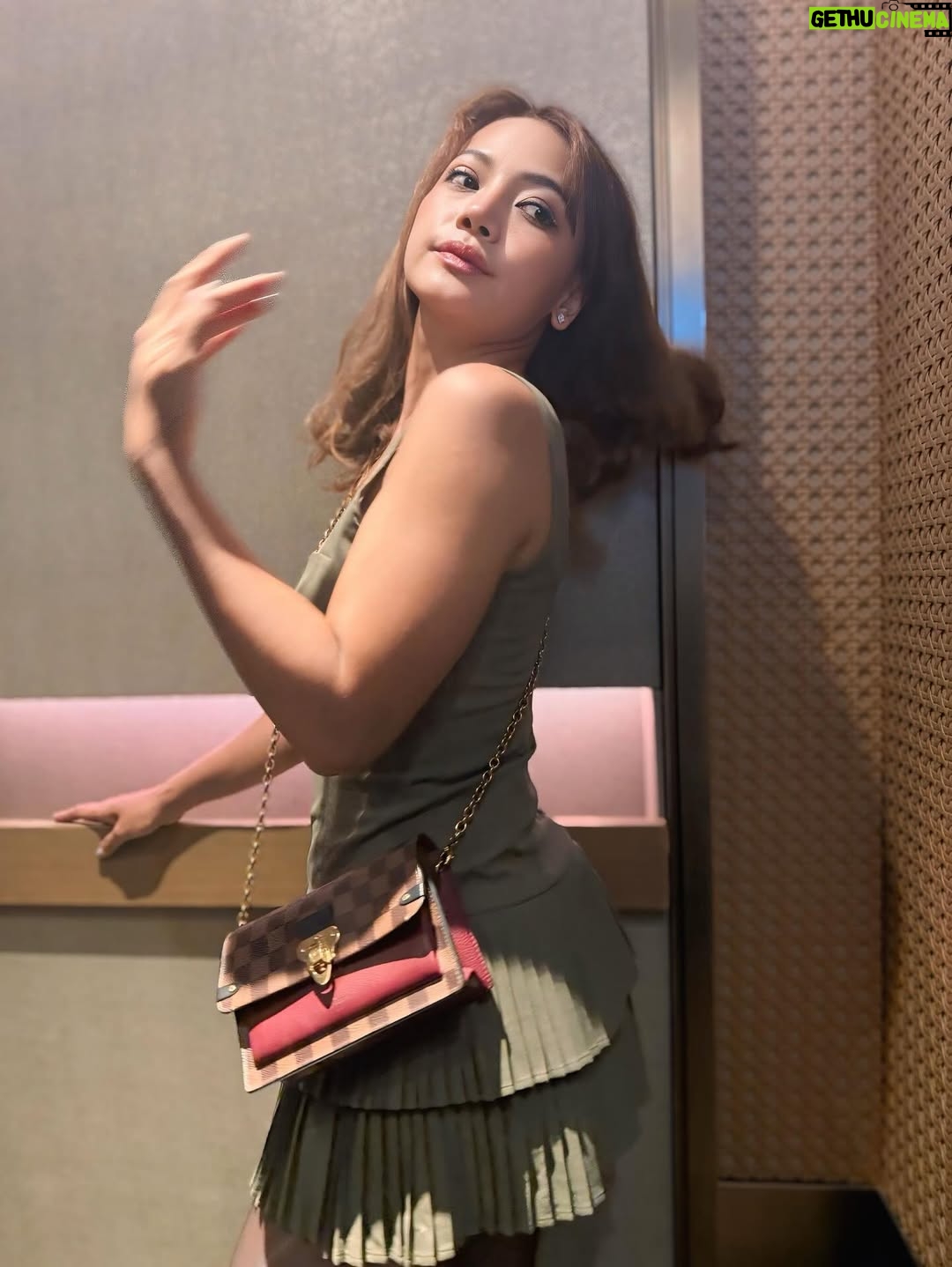 Nang Khin Zay Yar - 640 Likes - 