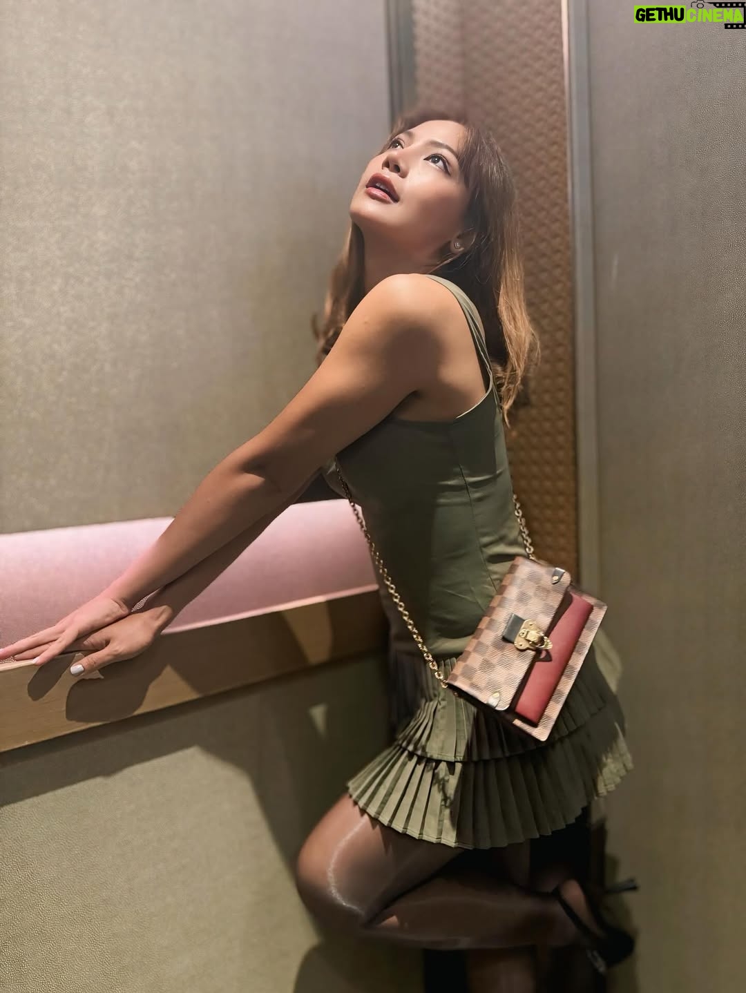 Nang Khin Zay Yar - 640 Likes - 