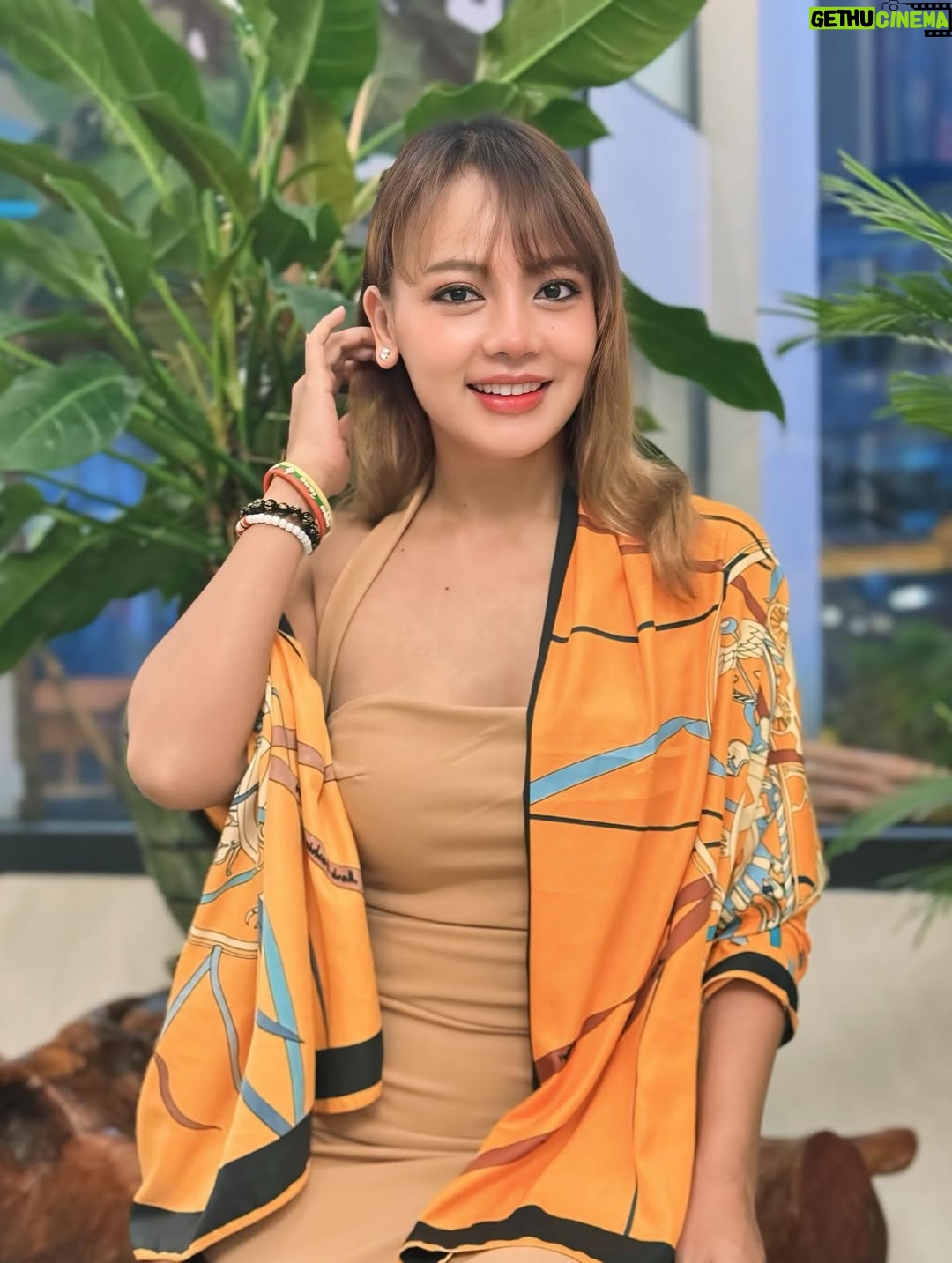 Nang Khin Zay Yar - 349 Likes - 
