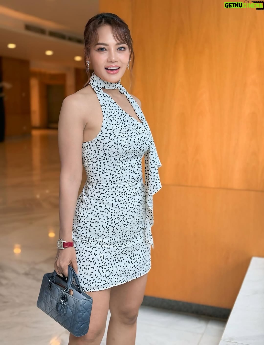 Nang Khin Zay Yar - 396 Likes - 